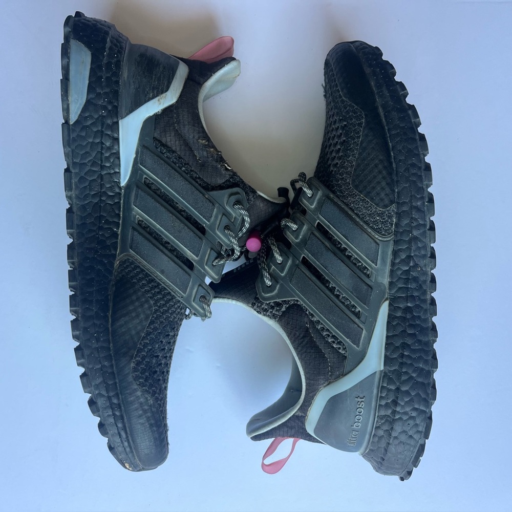 Black Adidas Ultraboost Women Shoes Size 9